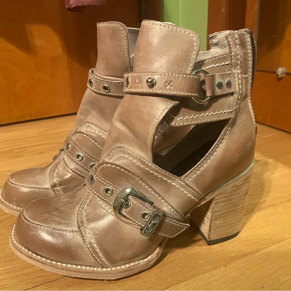 Freebird by Steven Sonoma leather booties. Women’s 10